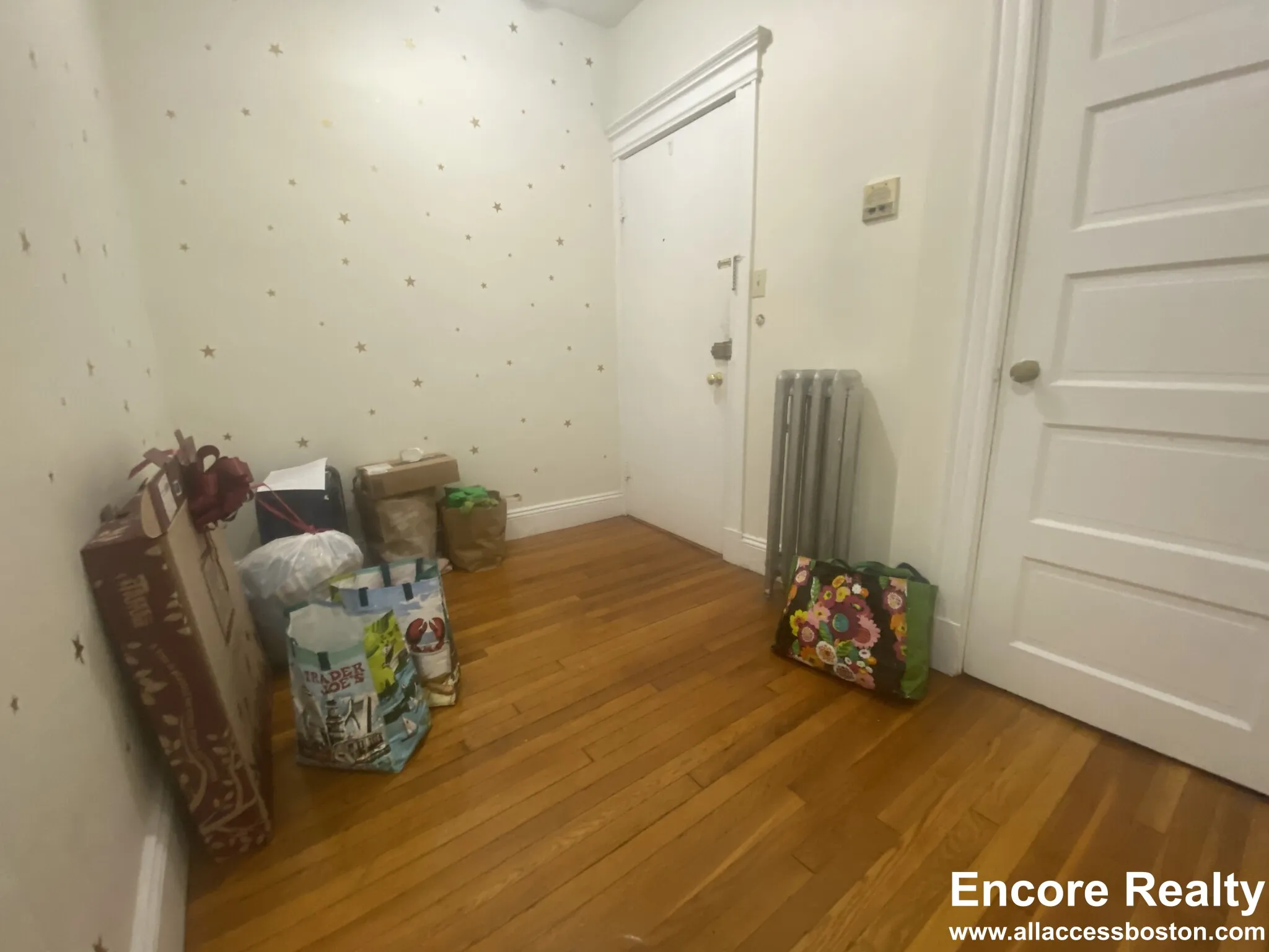 2 bed, 1 bath apartment for rent at 1788 Beacon St Unit 1A, Brookline — photo 8 of 11
