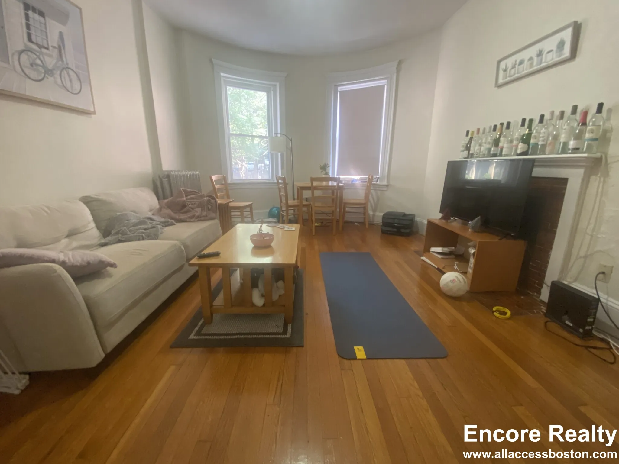 2 bed, 1 bath apartment for rent at 1788 Beacon St Unit 1A, Brookline