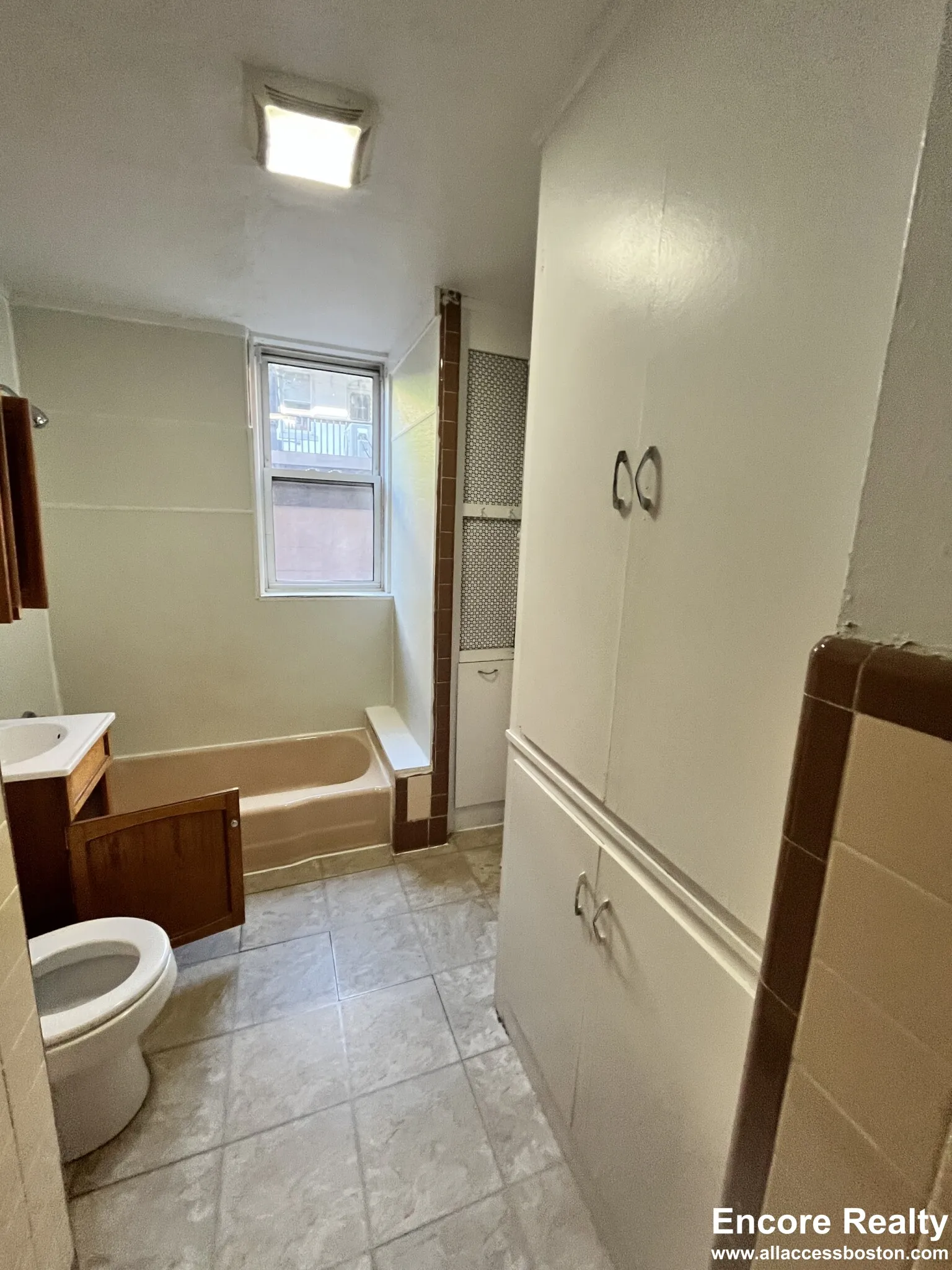 2 bed, 1 bath apartment for rent at 1788 Beacon St Unit 2, Brookline — photo 7 of 30