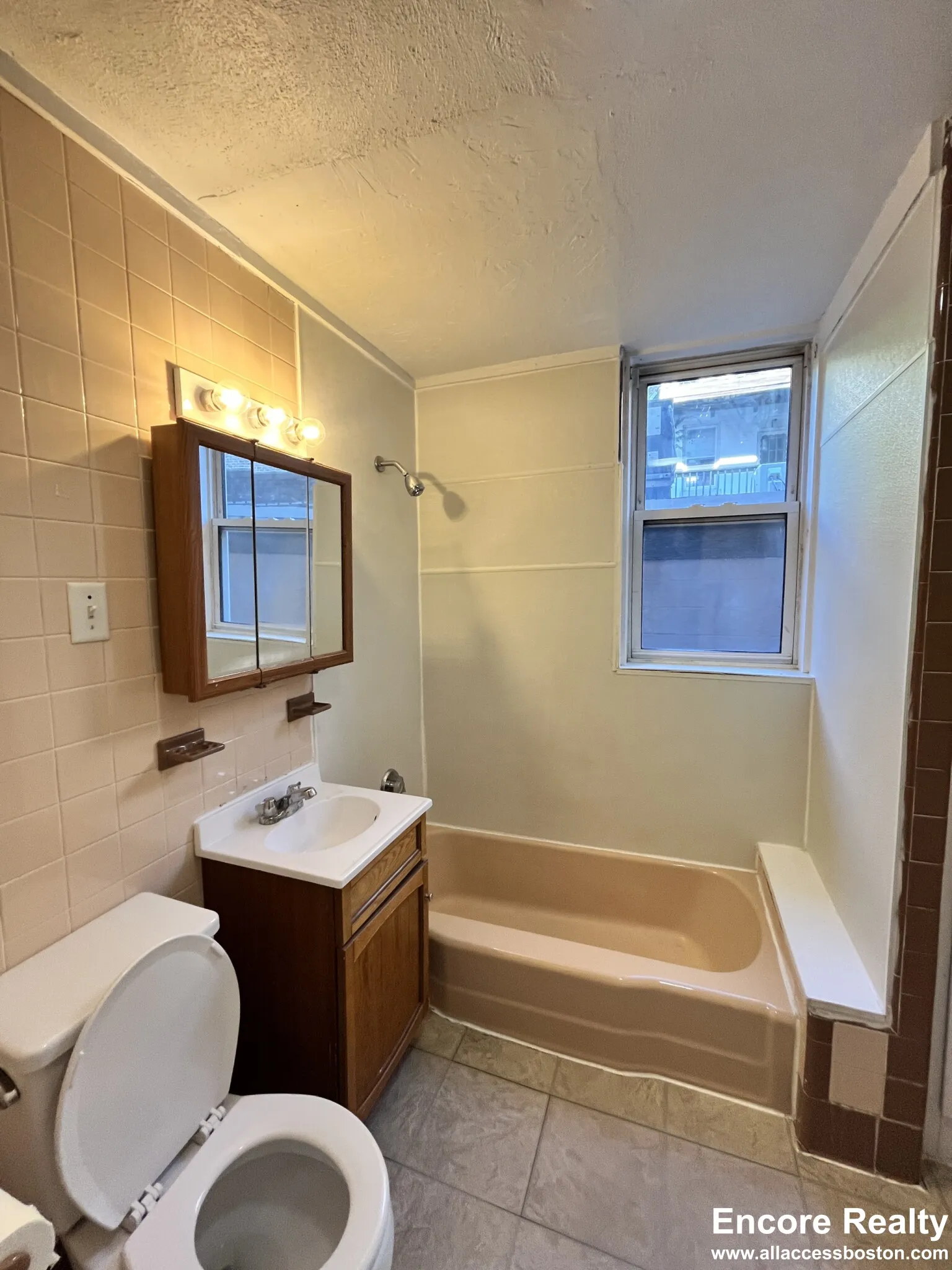 2 bed, 1 bath apartment for rent at 1788 Beacon St Unit 2, Brookline — photo 8 of 30