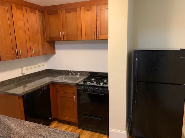 2 bed, 1 bath apartment for rent at 1788 Beacon St Unit 2, Brookline — photo 3 of 30
