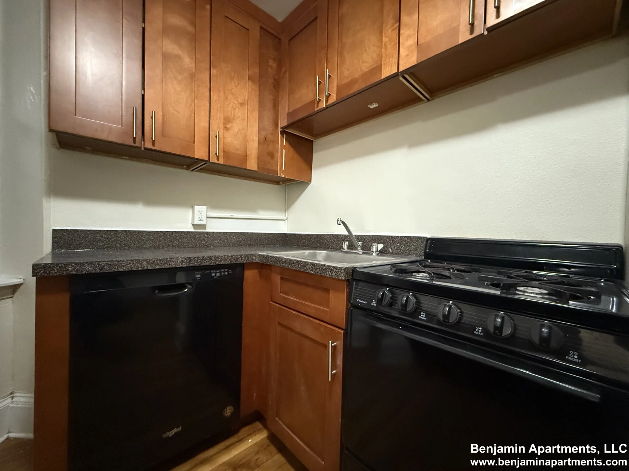 2 bed, 1 bath apartment for rent at 1788 Beacon St Unit 2D, Brookline — photo 4 of 15