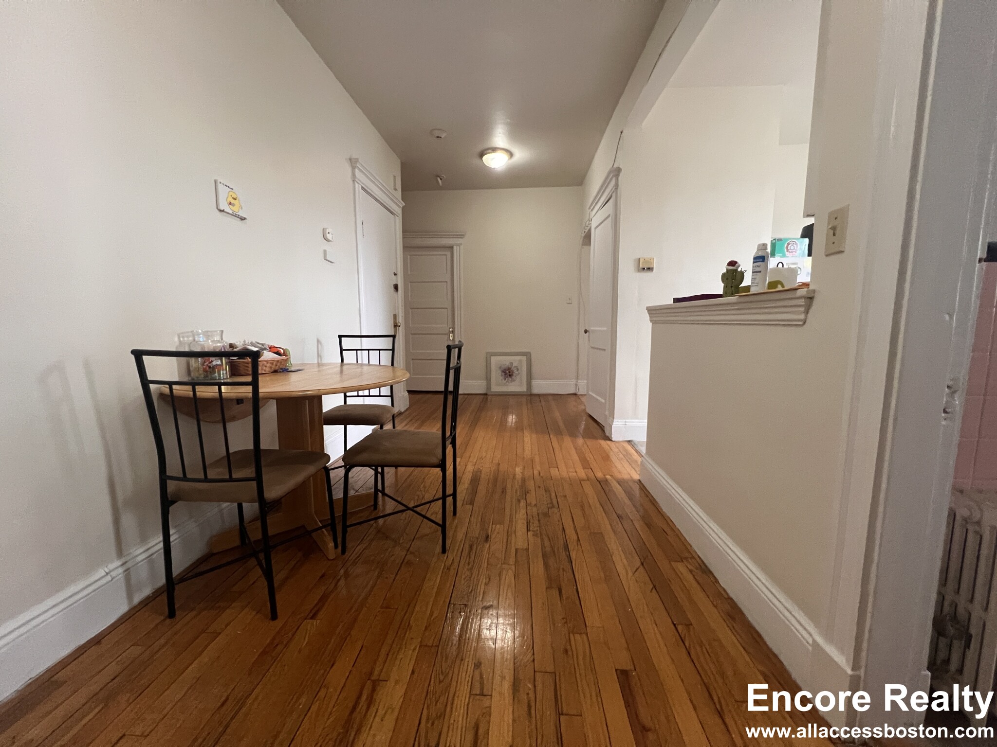2 bed, 1 bath apartment for rent at 1788 Beacon St Unit 7M, Brookline — photo 2 of 11