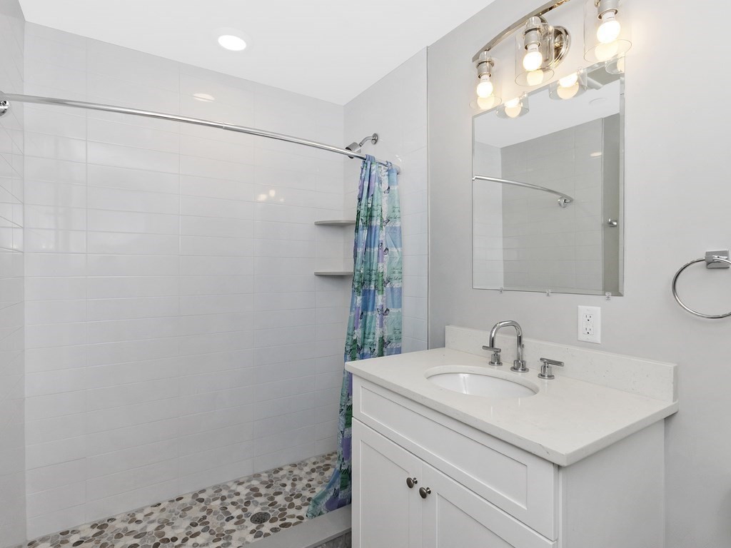 2 bed, 2 bath apartment for rent at 1789 Centre St Unit 304, West Roxbury — photo 7 of 11
