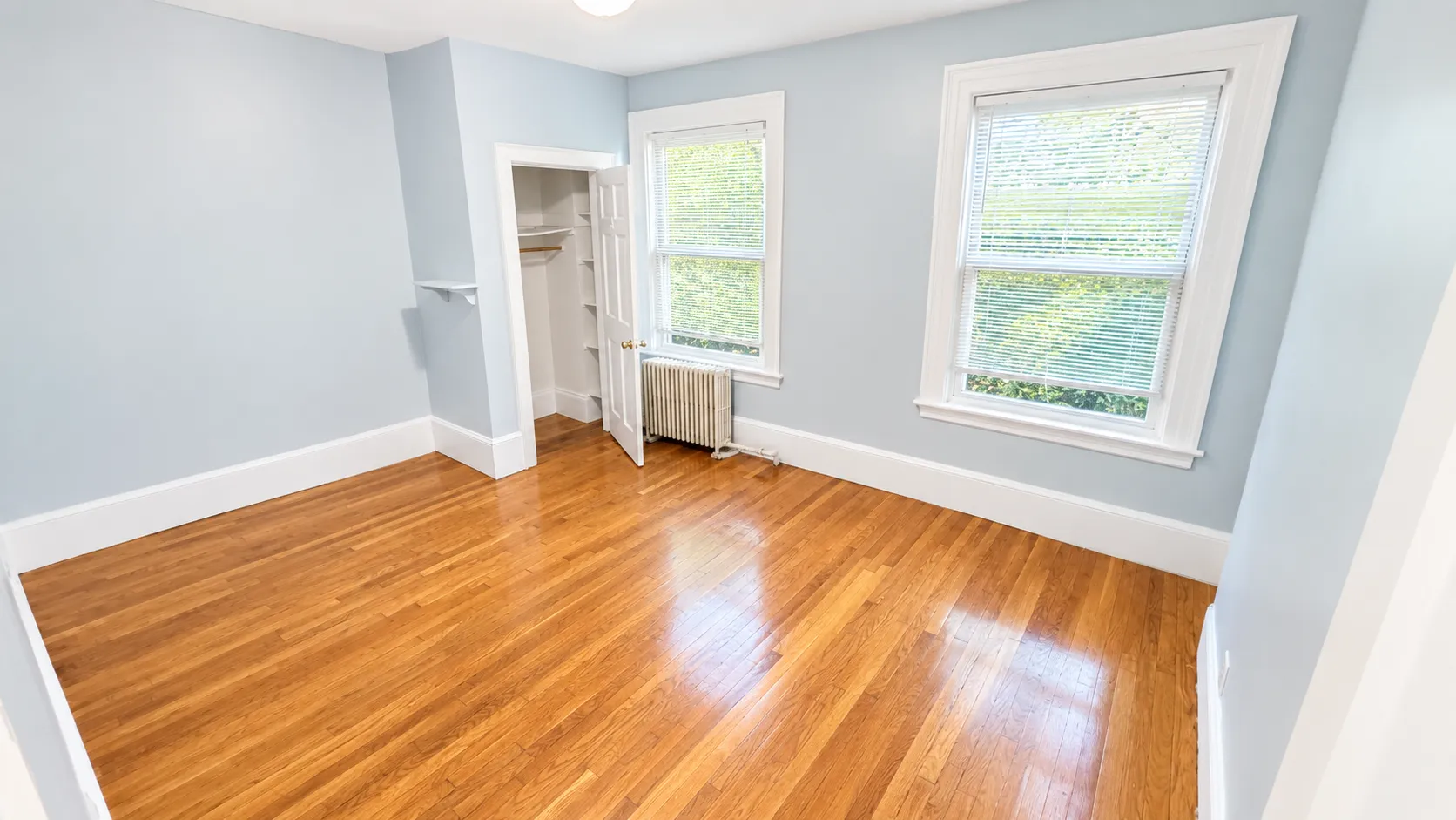 5 bed, 2 bath apartment for rent at 1789 Commonwealth Ave Unit 1, Brighton — photo 2 of 15