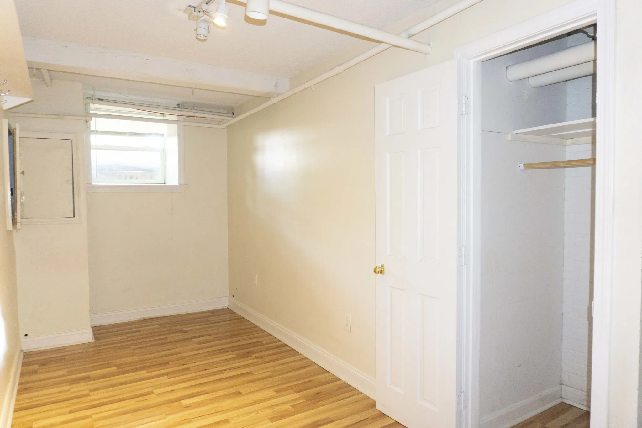 5 bed, 2 bath apartment for rent at 1789 Commonwealth Ave Unit 1, Brighton — photo 10 of 14