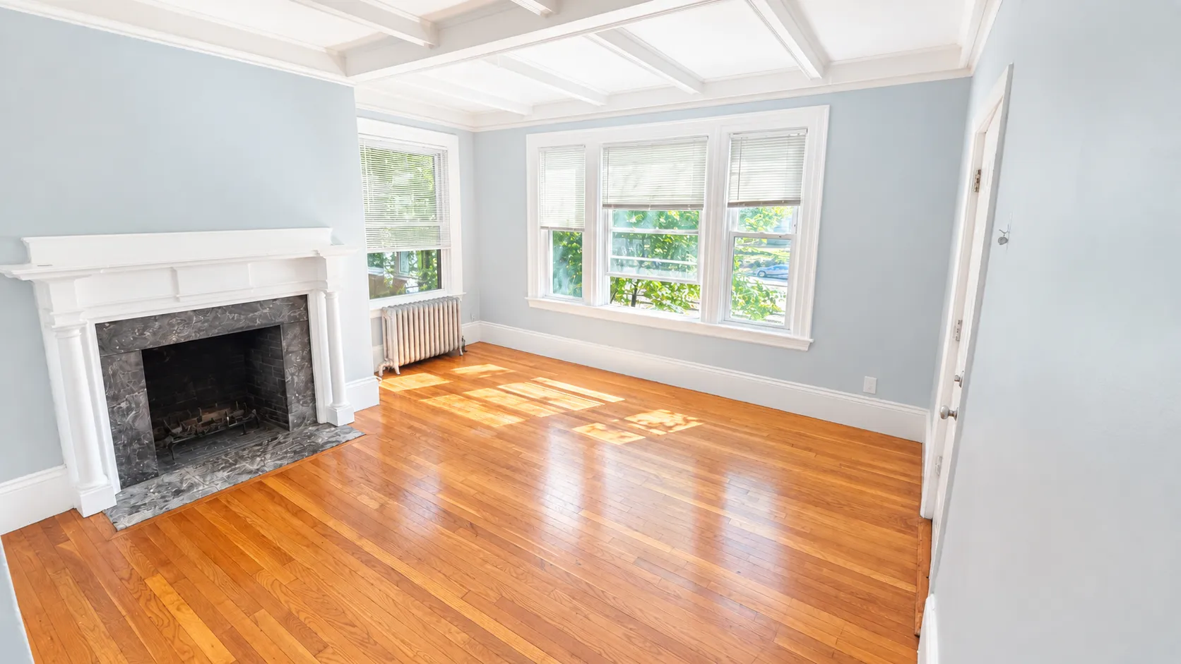 5 bed, 2 bath apartment for rent at 1789 Commonwealth Ave Unit 1, Brighton — photo 3 of 15