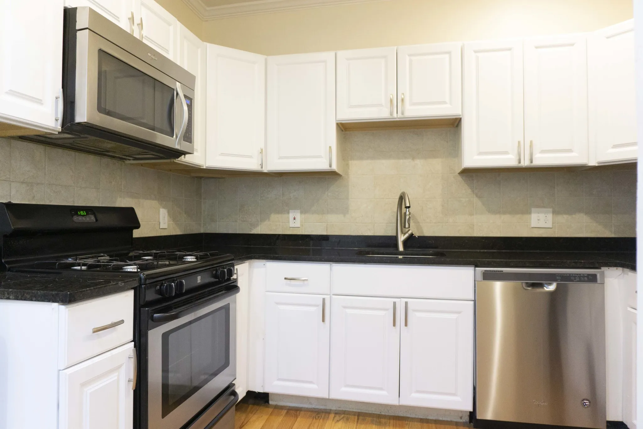 5 bed, 2 bath apartment for rent at 1789 Commonwealth Ave Unit 1, Brighton — photo 2 of 14