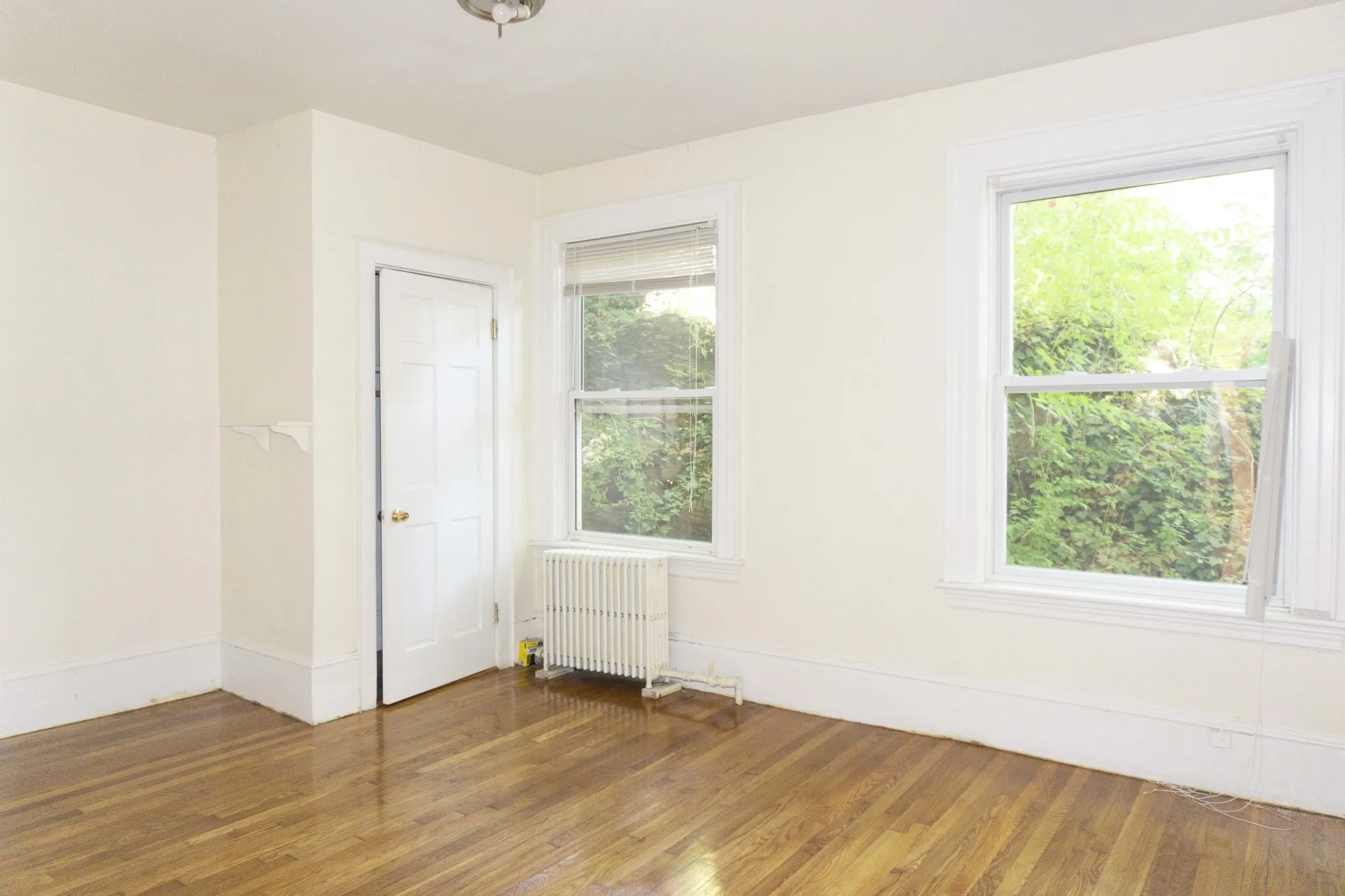 5 bed, 2 bath apartment for rent at 1789 Commonwealth Ave Unit 1, Brighton — photo 5 of 14