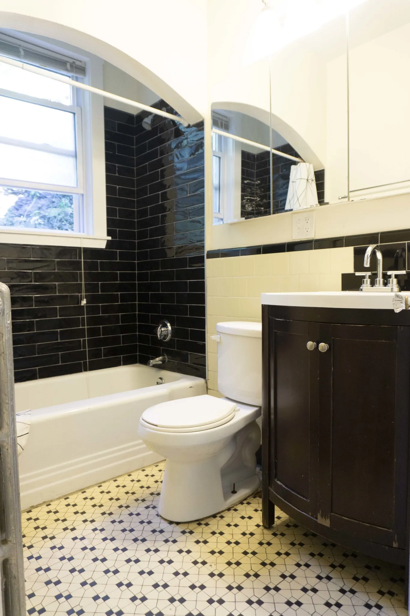 5 bed, 2 bath apartment for rent at 1789 Commonwealth Ave Unit 1, Brighton — photo 12 of 14