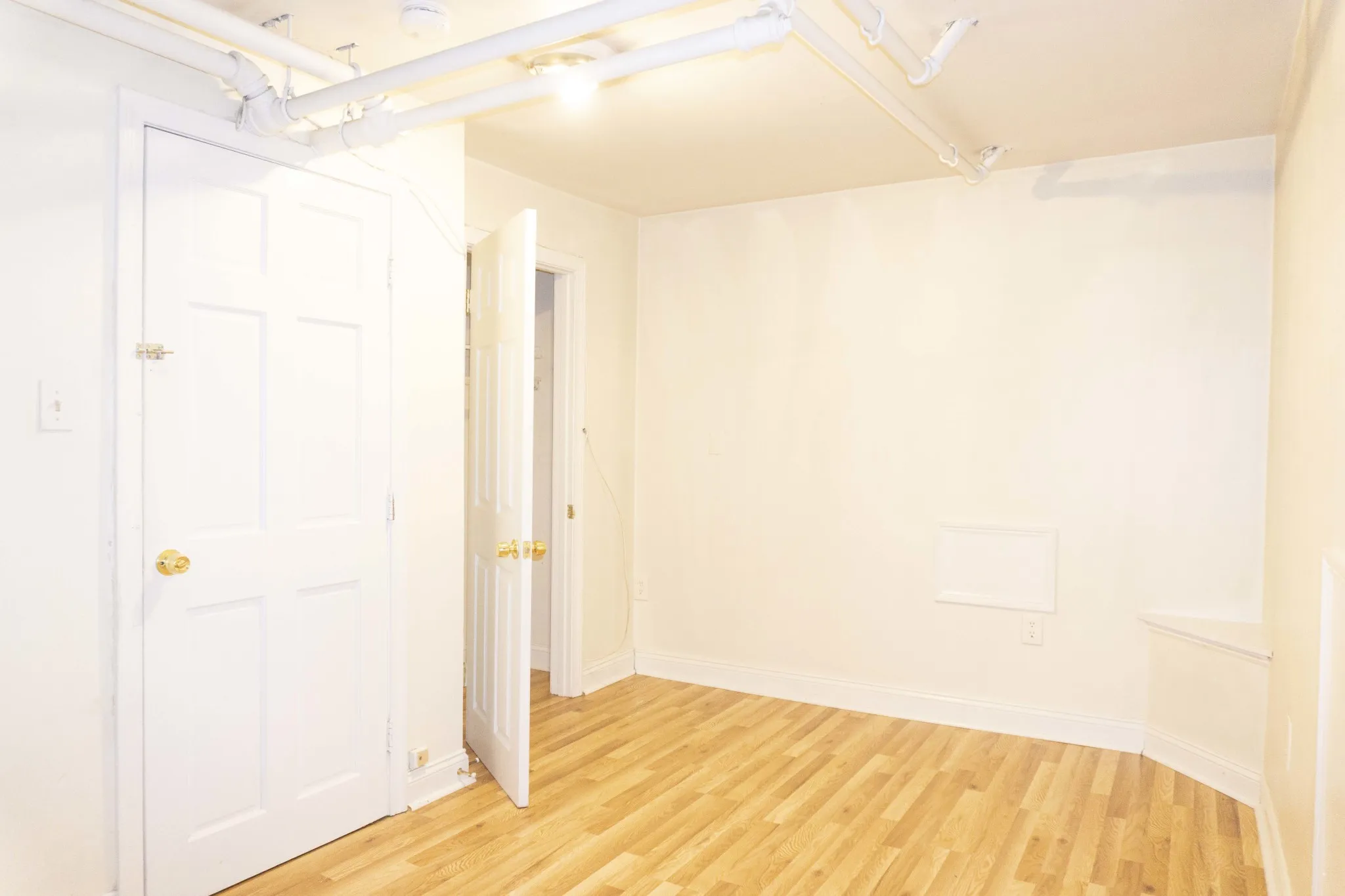 5 bed, 2 bath apartment for rent at 1789 Commonwealth Ave Unit 1, Brighton — photo 6 of 14