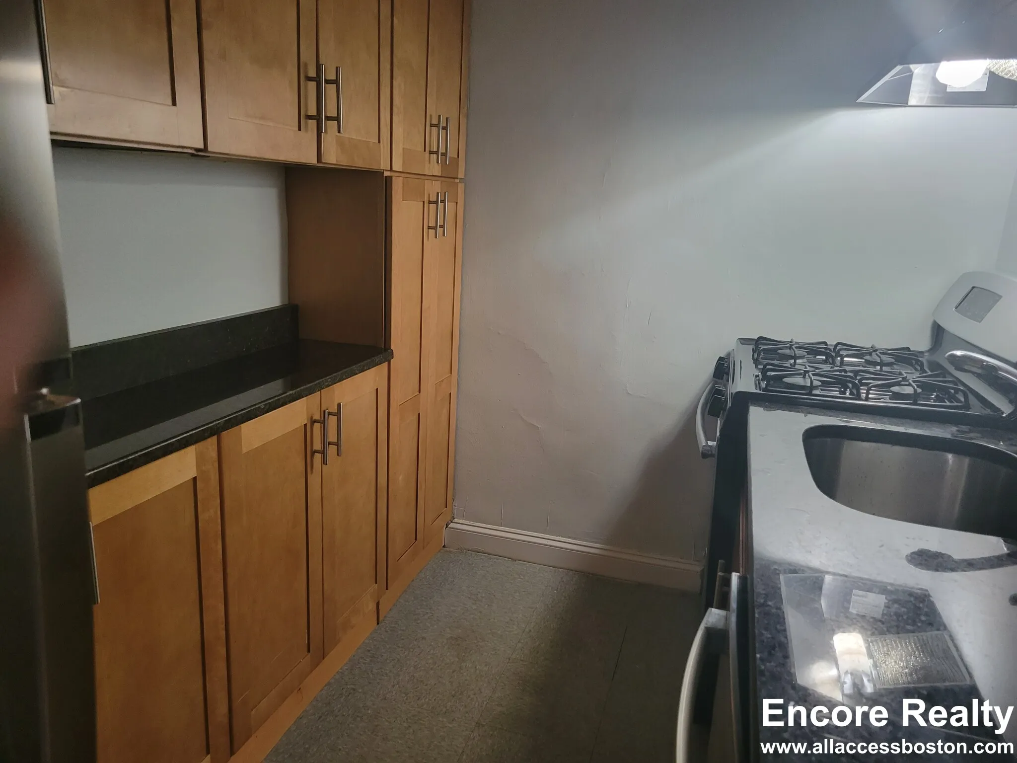 3 bed, 2 bath apartment for rent at 1789 Commonwealth Ave Unit 3, Brighton — photo 2 of 24