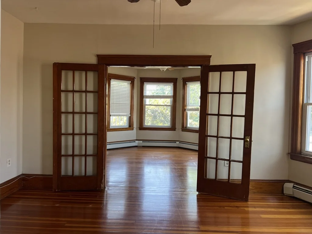 3 bed, 1 bath apartment for rent at 179-181 Grove St Unit 3, Zip 01832 — photo 8 of 16