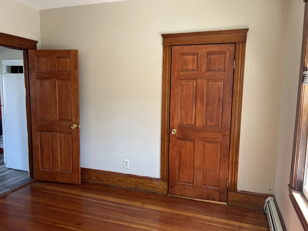 3 bed, 1 bath apartment for rent at 179-181 Grove St Unit 3, Zip 01832 — photo 10 of 16