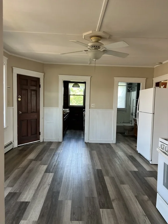 3 bed, 1 bath apartment for rent at 179-181 Grove St Unit 3, Zip 01832 — photo 3 of 16