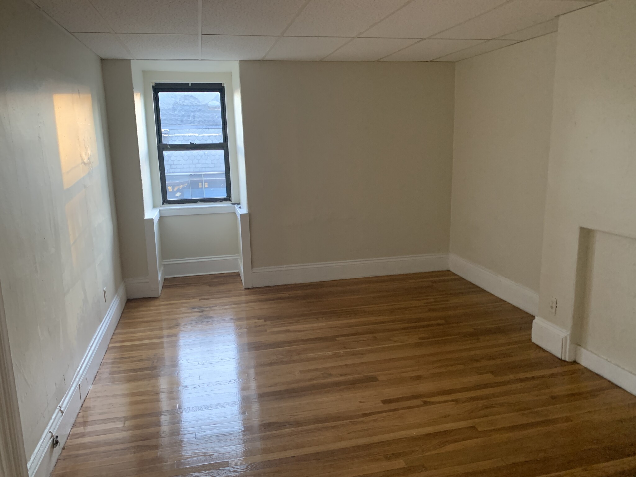 3 bed, 1 bath apartment for rent at 179.5 Harvard St Unit 3, Mid Cambridge — photo 8 of 11