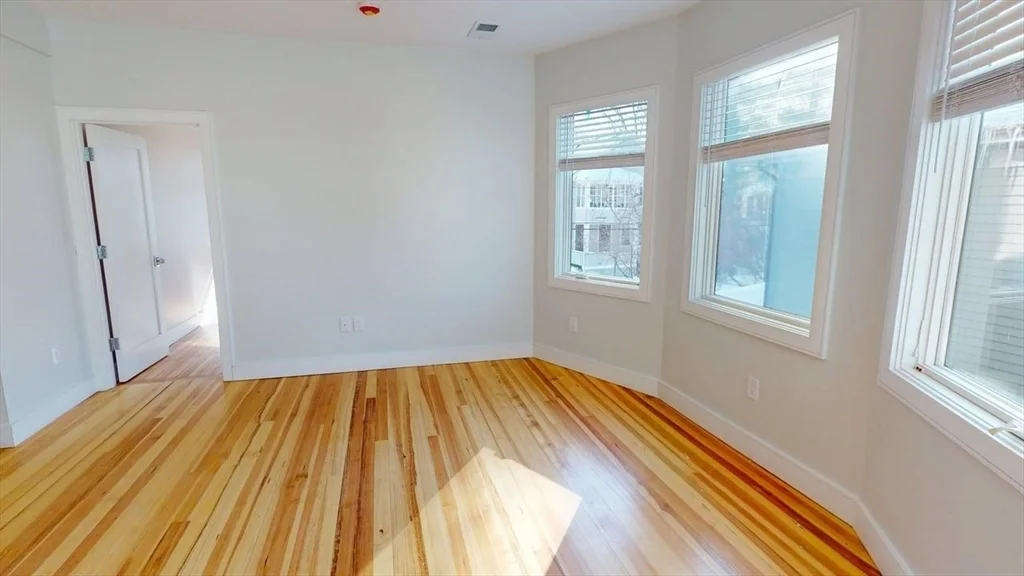 4 bed, 3 bath apartment for rent at 179 Appleton St Unit 2, West Cambridge — photo 7 of 23