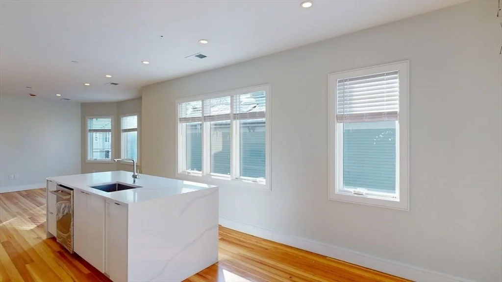 4 bed, 3 bath apartment for rent at 179 Appleton St Unit 2, West Cambridge — photo 6 of 23