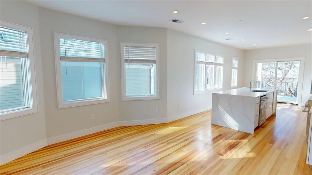 4 bed, 3 bath apartment for rent at 179 Appleton St Unit 2, West Cambridge — photo 5 of 23