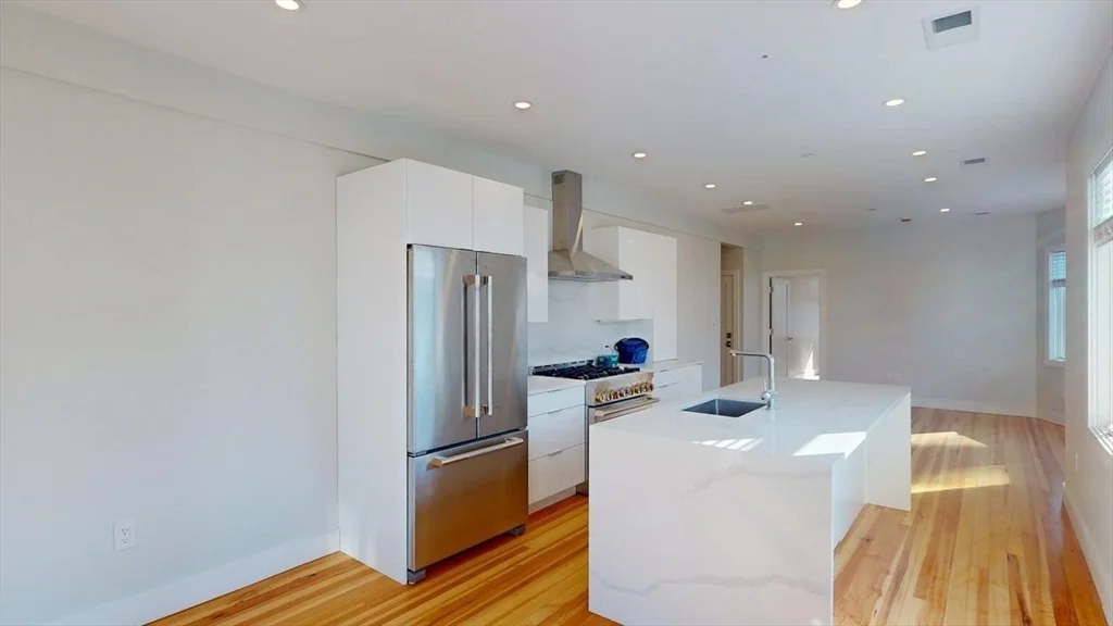 4 bed, 3 bath apartment for rent at 179 Appleton St Unit 2, West Cambridge — photo 4 of 23
