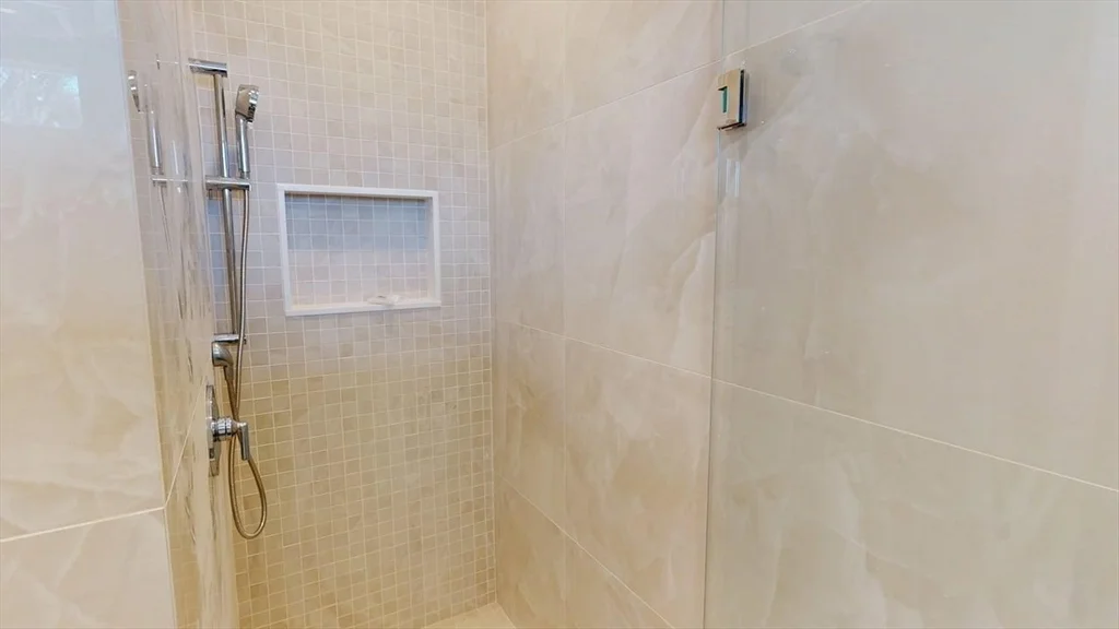 4 bed, 3 bath apartment for rent at 179 Appleton St Unit 2, West Cambridge — photo 20 of 23