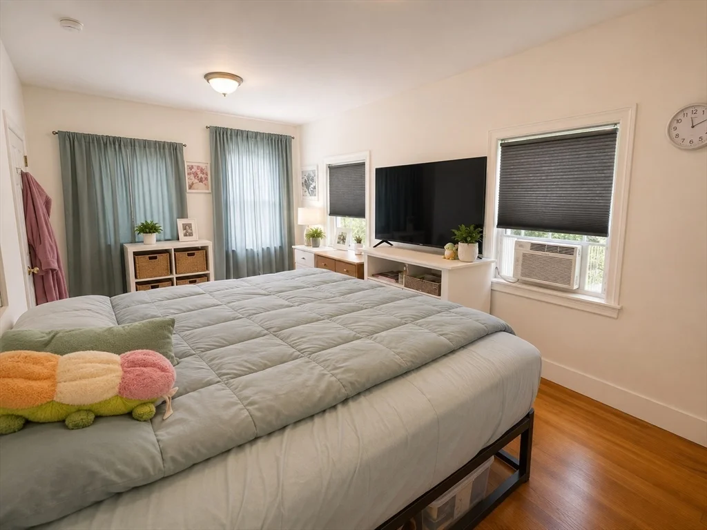 3 bed, 2 bath apartment for rent at 179 Belmont St Unit 1, Belmont — photo 17 of 20