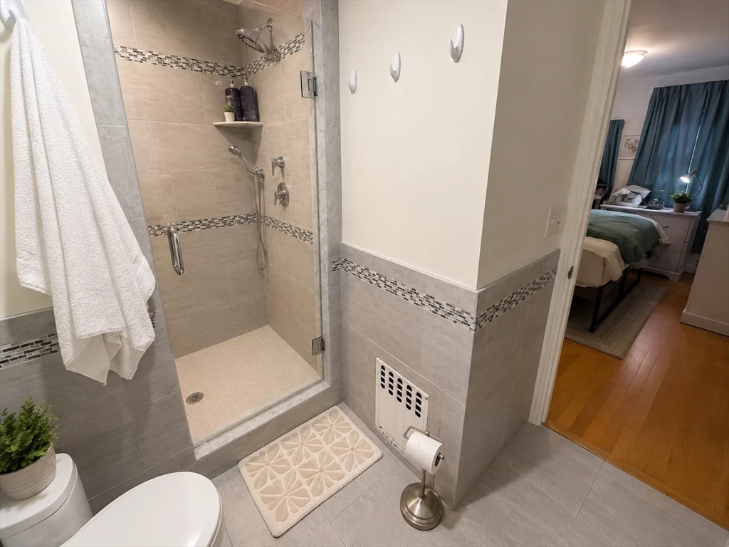3 bed, 2 bath apartment for rent at 179 Belmont St Unit 1, Belmont — photo 19 of 20