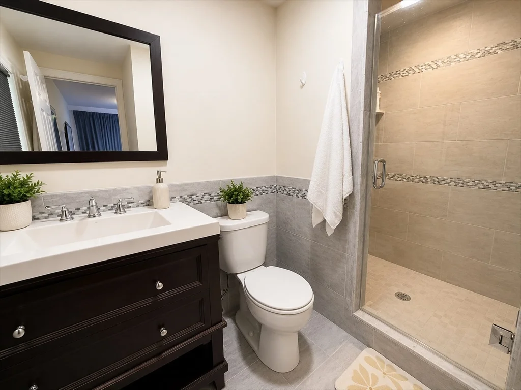 3 bed, 2 bath apartment for rent at 179 Belmont St Unit 1, Belmont — photo 18 of 20