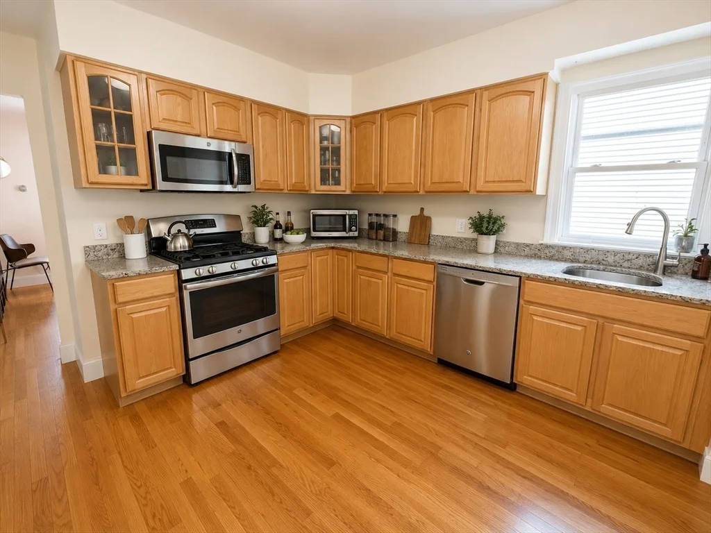 3 bed, 2 bath apartment for rent at 179 Belmont St Unit 1, Belmont — photo 6 of 20