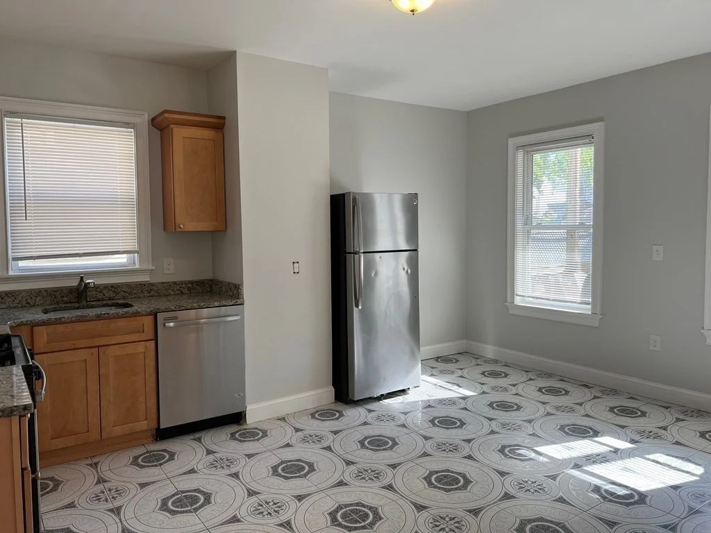 3 bed, 2 bath apartment for rent at 179 Belmont St Unit 1, Everett — photo 4 of 18