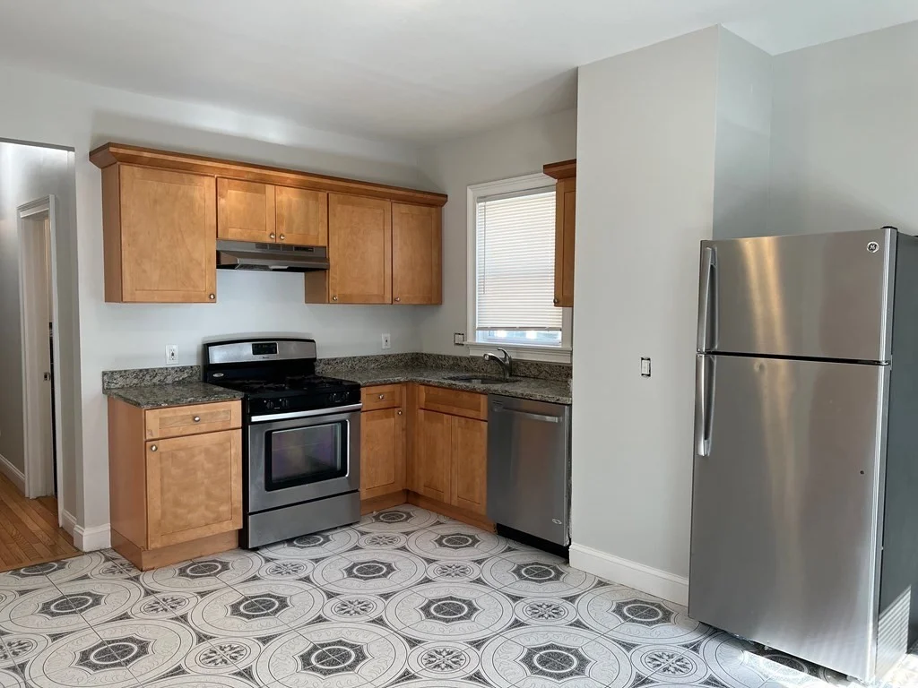 3 bed, 2 bath apartment for rent at 179 Belmont St Unit 1, Everett — photo 1 of 18