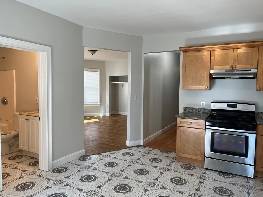 3 bed, 2 bath apartment for rent at 179 Belmont St Unit 1, Everett — photo 3 of 18