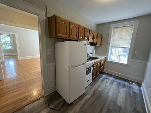 1 bed, 1 bath apartment for rent at 179 Elm St Unit 201, Davis Square — photo 4 of 4