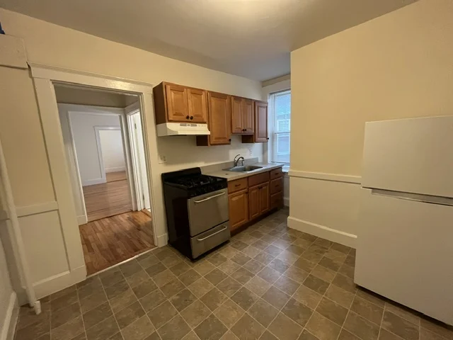 1 bed, 1 bath apartment for rent at 179 Elm St Unit 201, Davis Square — photo 5 of 6