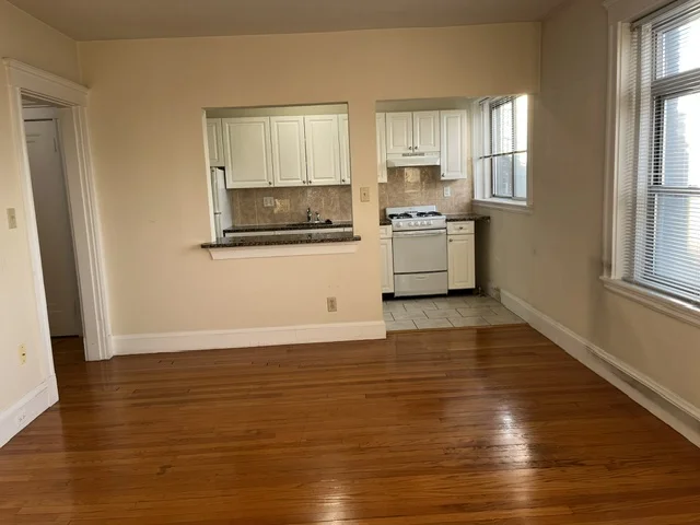 1 bed, 1 bath apartment for rent at 179 Elm St Unit 202, Davis Square — photo 7 of 13