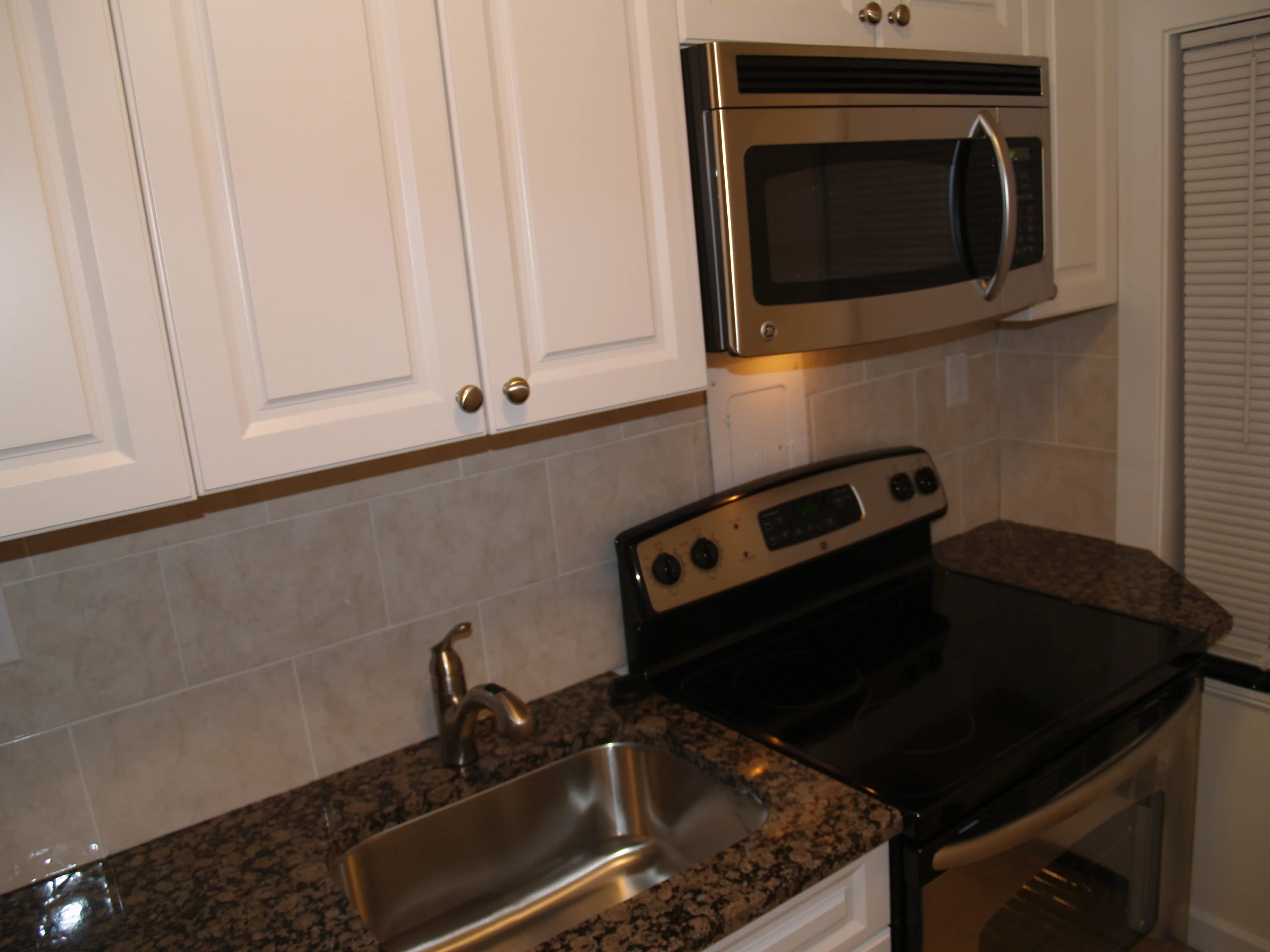 Studio bed, 1 bath apartment for rent at 179 Elm St Unit 301, Davis Square