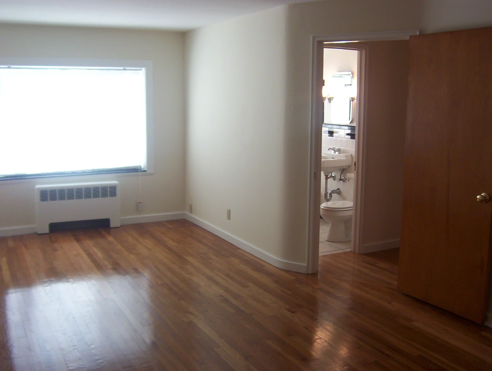 Studio bed, 1 bath apartment for rent at 179 Elm St Unit 301, Davis Square — photo 2 of 7