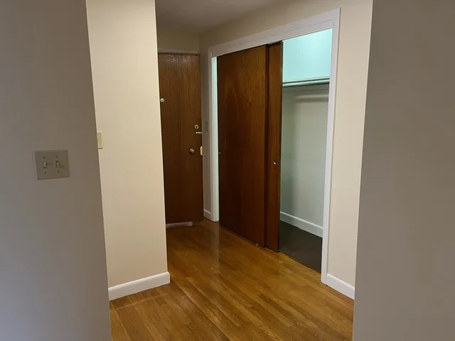 1 bed, 1 bath apartment for rent at 179 Elm St Unit 401, Davis Square — photo 5 of 8