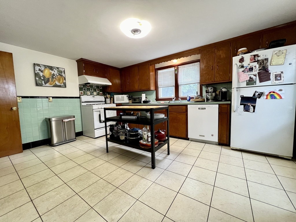 2 bed, 1 bath apartment for rent at 179 Faneuil St Unit N/A, Brighton — photo 3 of 17