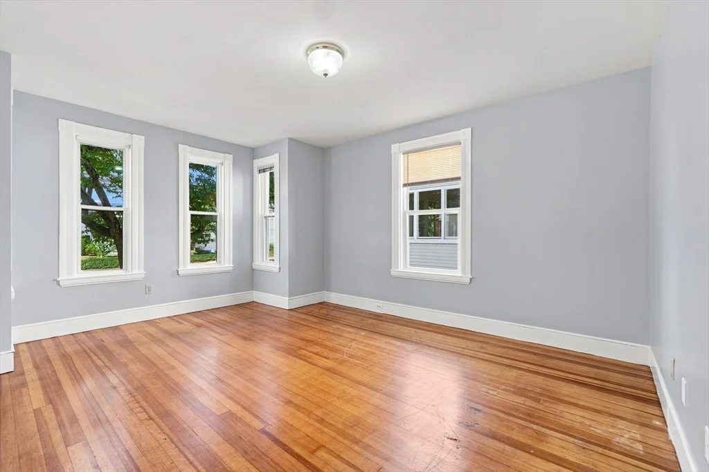 3 bed, 1 bath apartment for rent at 179 Franklin Unit 179, Quincy — photo 7 of 18
