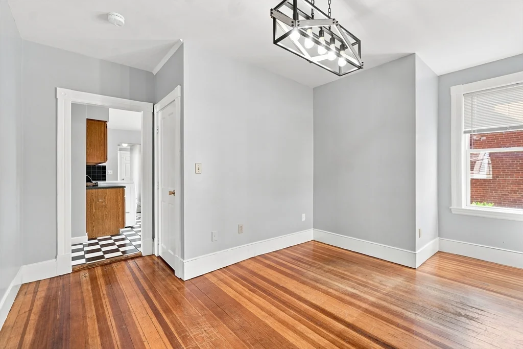 3 bed, 1 bath apartment for rent at 179 Franklin Unit 179, Quincy — photo 5 of 18