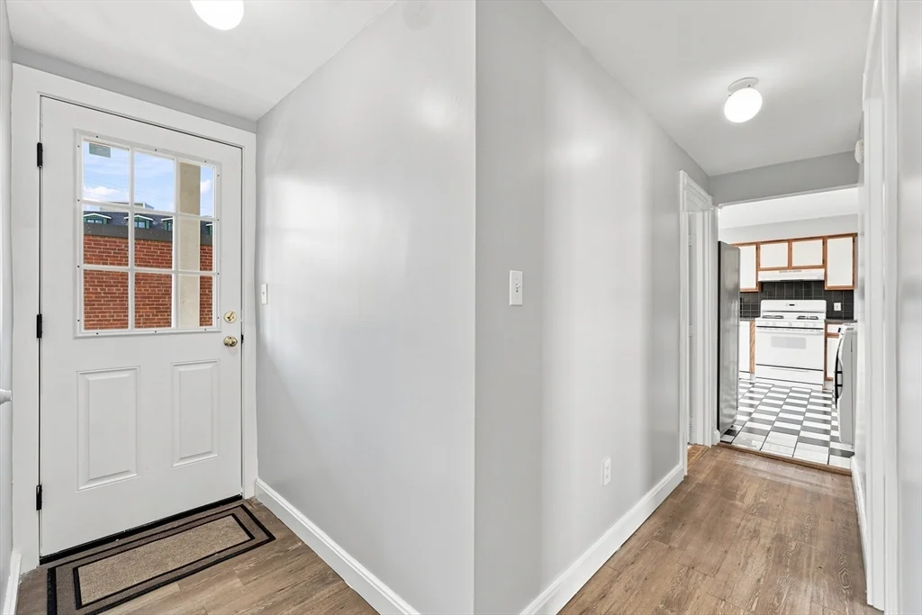 3 bed, 1 bath apartment for rent at 179 Franklin Unit 179, Quincy — photo 17 of 18