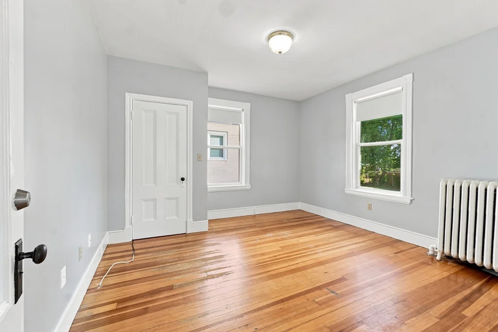 3 bed, 1 bath apartment for rent at 179 Franklin Unit 179, Quincy — photo 9 of 18