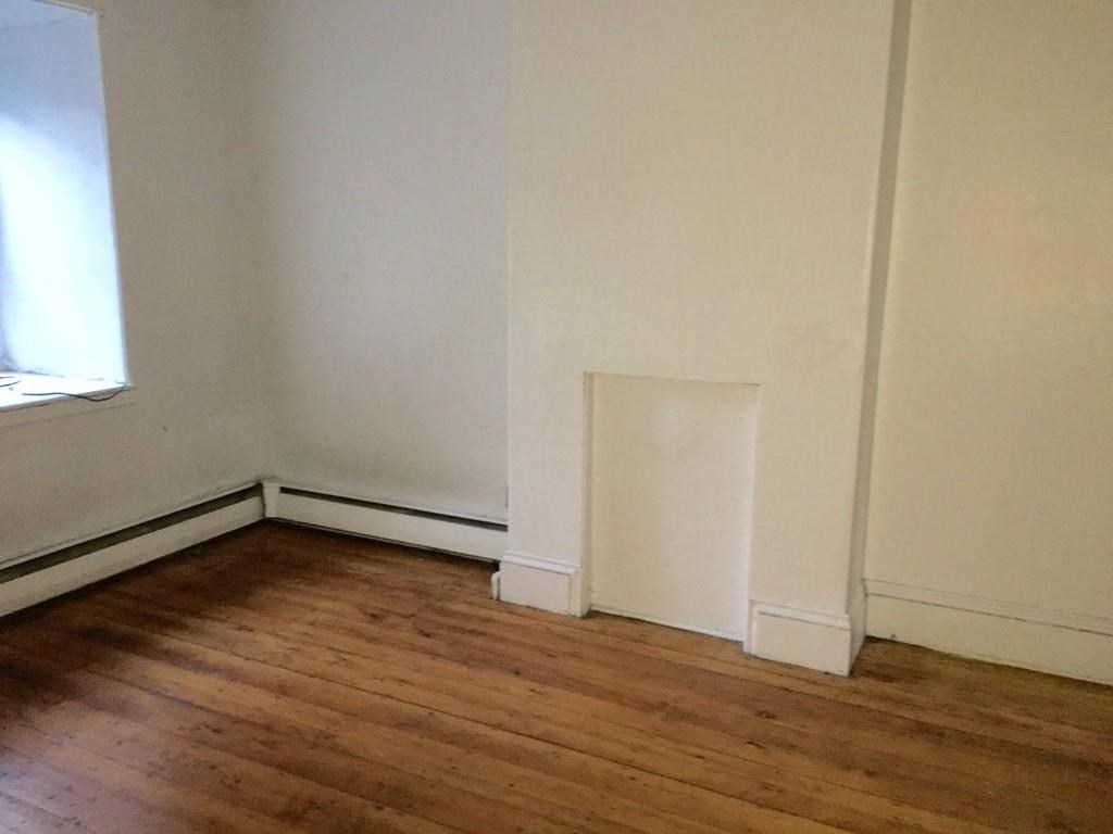 3 bed, 1 bath apartment for rent at 179 Harvard St Unit 3, Central Square — photo 3 of 6