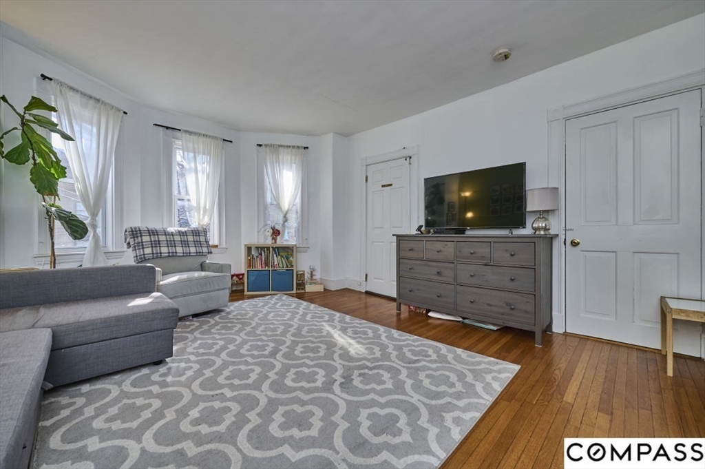 3 bed, 1 bath apartment for rent at 179 High Unit 2, Brookline Hills — photo 3 of 17