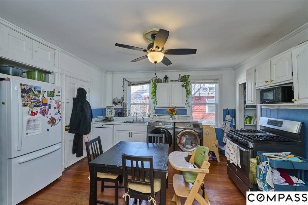 3 bed, 1 bath apartment for rent at 179 High Unit 2, Brookline Hills — photo 6 of 17