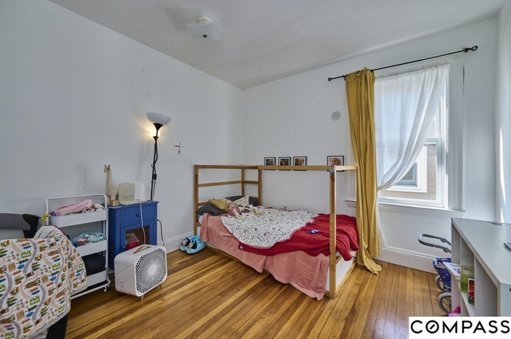 3 bed, 1 bath apartment for rent at 179 High Unit 2, Brookline Hills — photo 10 of 17