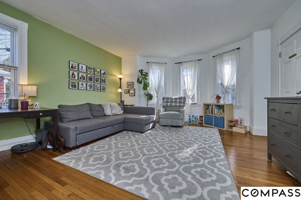 3 bed, 1 bath apartment for rent at 179 High Unit 2, Brookline Hills — photo 2 of 17