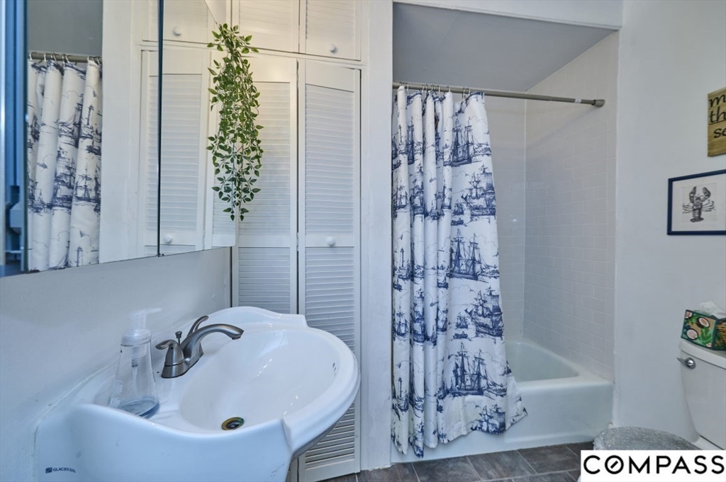 3 bed, 1 bath apartment for rent at 179 High Unit 2, Brookline Hills — photo 13 of 17