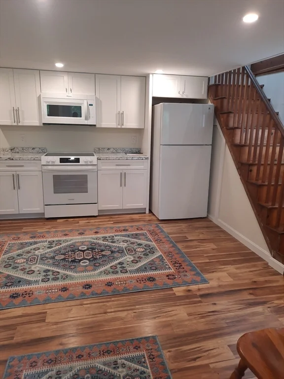 2 bed, 1 bath apartment for rent at 179 Little Sandy Pond Rd Unit 179, Plymouth — photo 5 of 11
